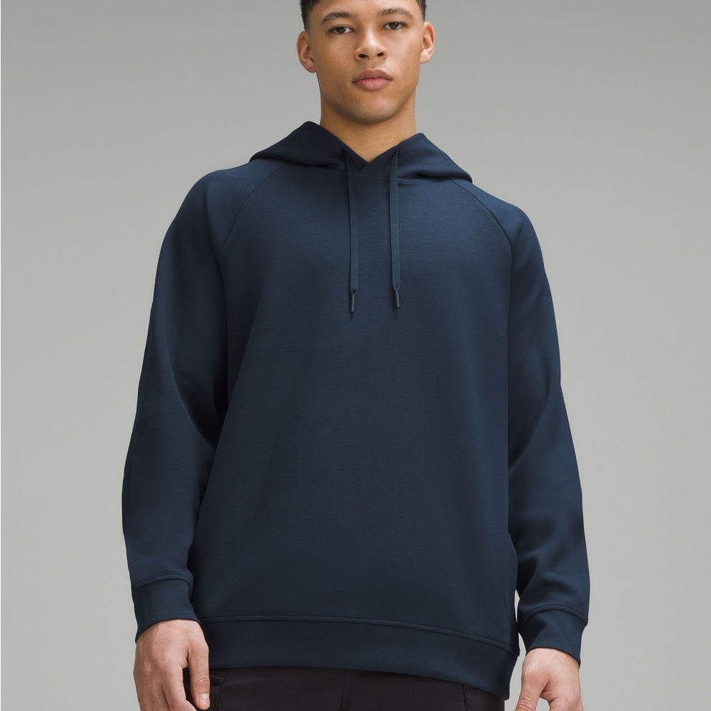 Lululemon men’s smooth spacer hoodie in navy. Sizes M & L